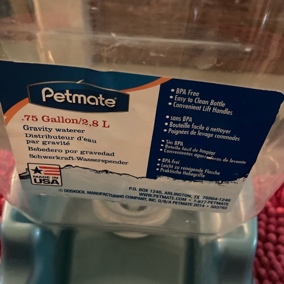 Petmate .75 Gallon Gravity Water Dispenser BPA Free Easy to Clean - Picture 2 of 4